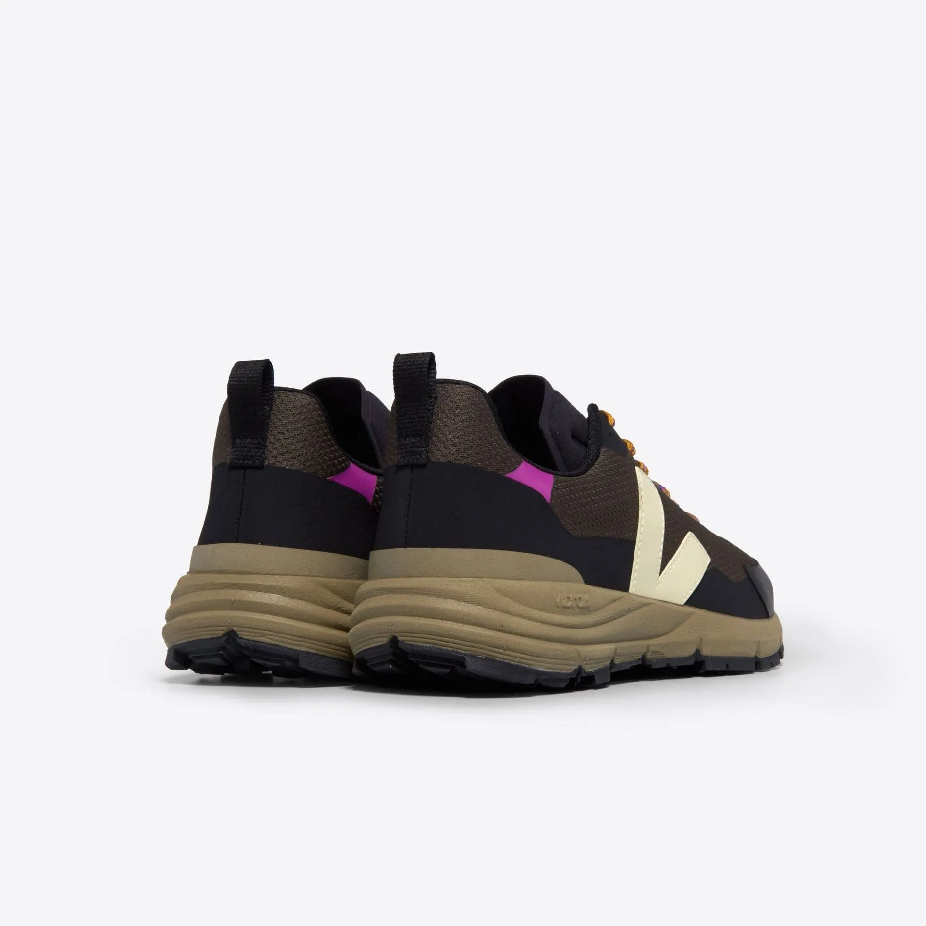 VEJA Dekkan Alveomesh Men's Trainers in Eagle Calcaire